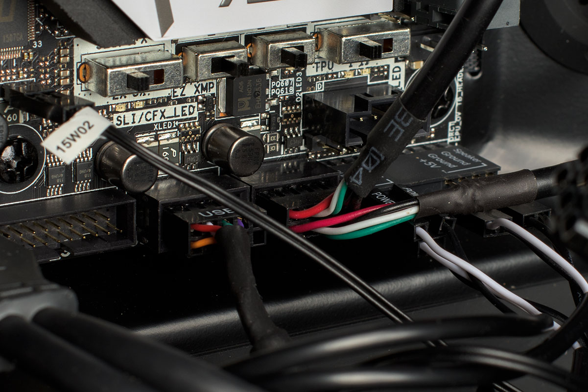 corsair-usb-cable-combining