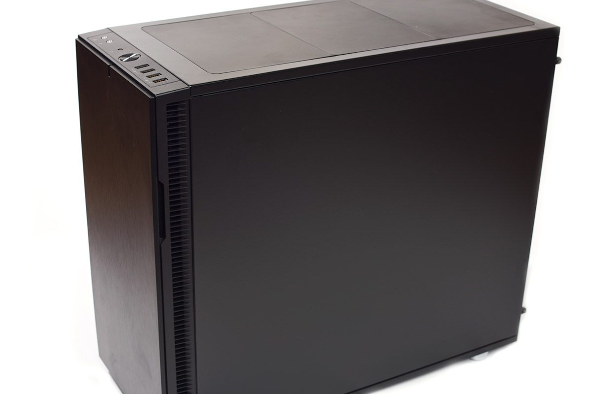 fractal-design-r5-outside