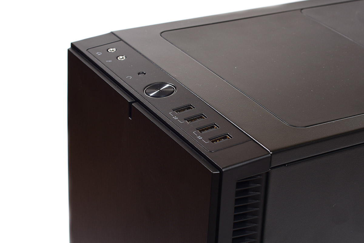 fractal-design-r5-top-ports
