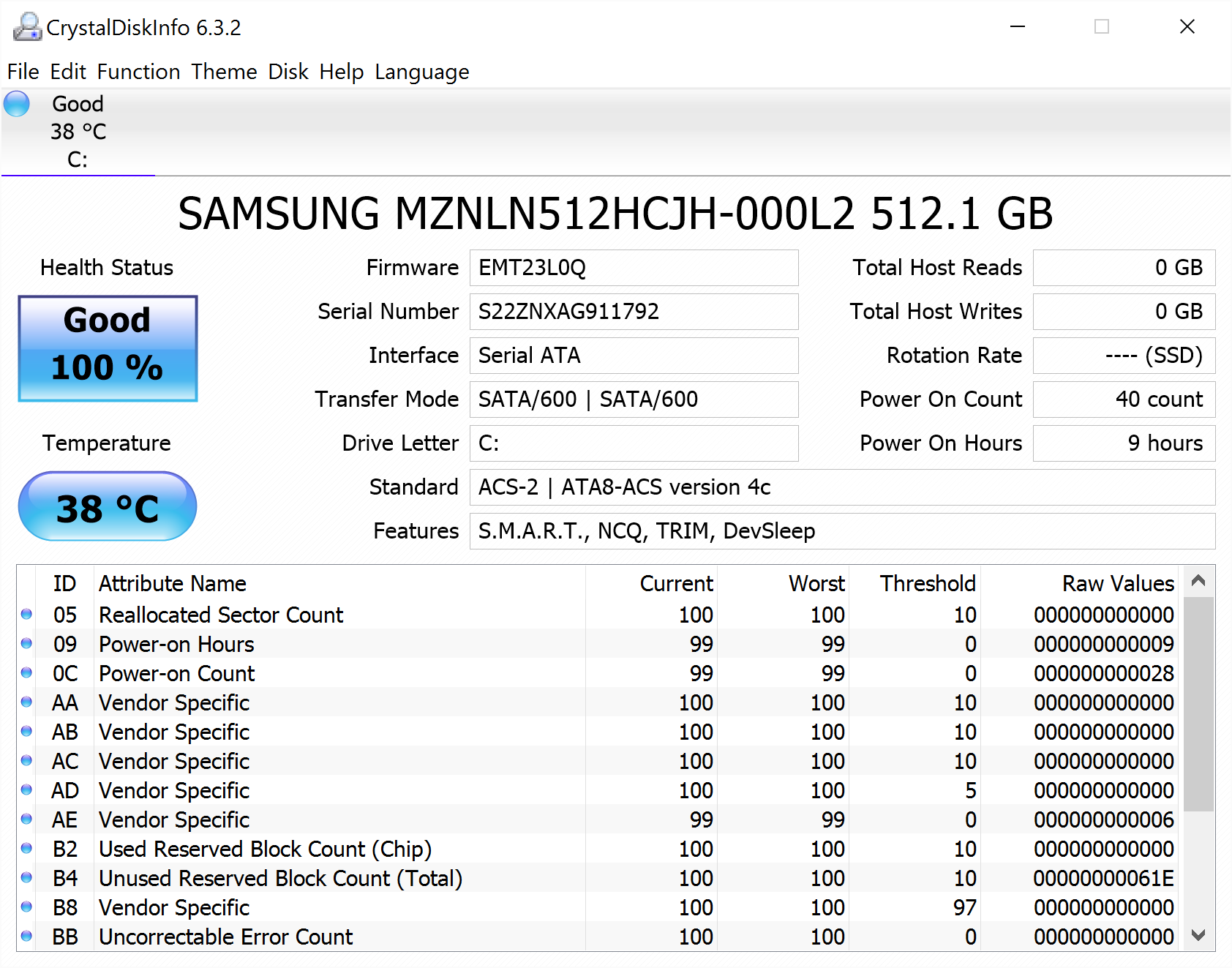 crystal-diskinfo-yoga-900